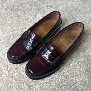 Beautiful wayfarer Weejuns by G.H.Bass in burgundy size 7